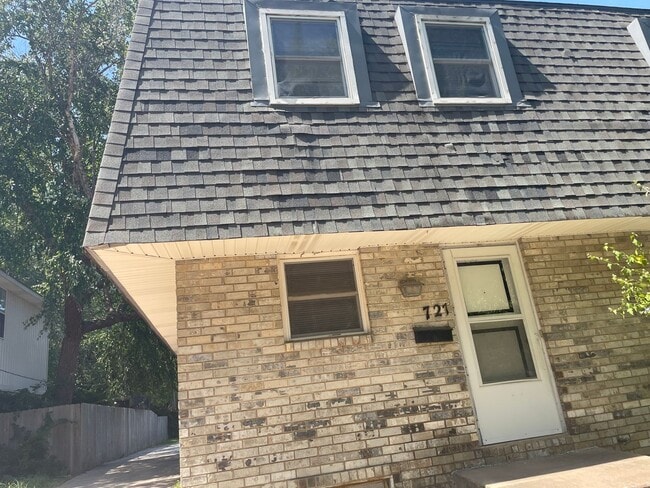 Building Photo - S. Erie Unit 727