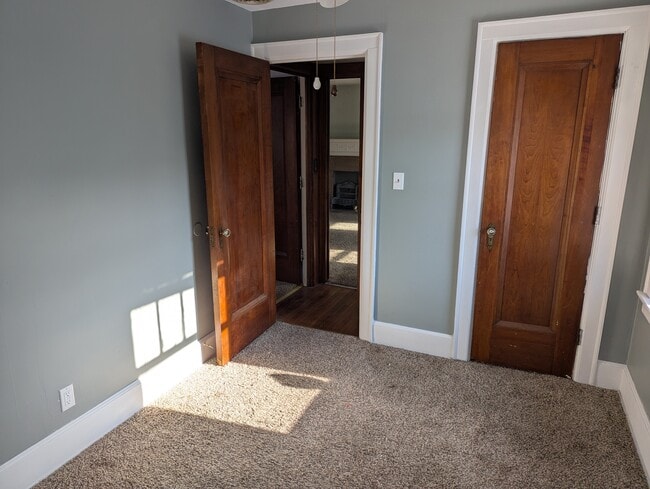 Photo - 663 W 7th St Unidad Upstairs