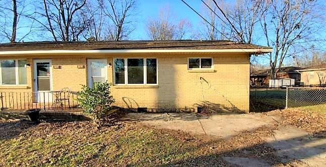 Building Photo - 304 Wind Ave NW