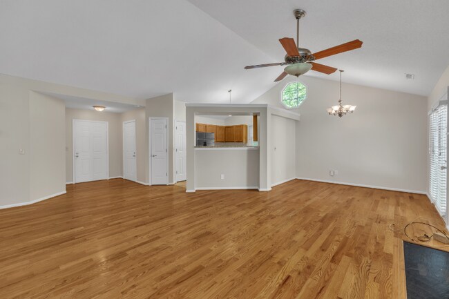 Photo - 106 London Plain Ct