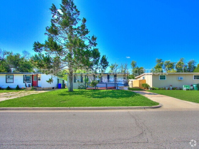 Building Photo - 1234 Iowa St Rental
