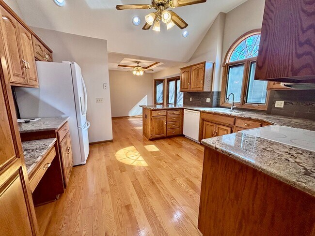 Photo - 16306 Lafayette Ave