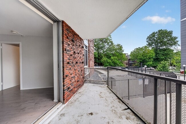 Photo - 19 Winchester St Unit 208