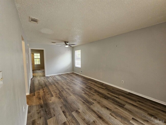 Photo - 6288 Hamilton Bridge Rd