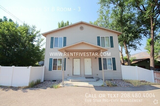 Building Photo - 1037 Dolbeer St Unit 3 Rental