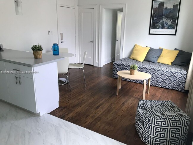 Photo - 1618 Michigan Ave Unit 22