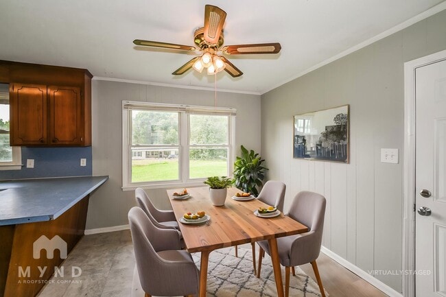 Photo - 221 Tanglewood Dr