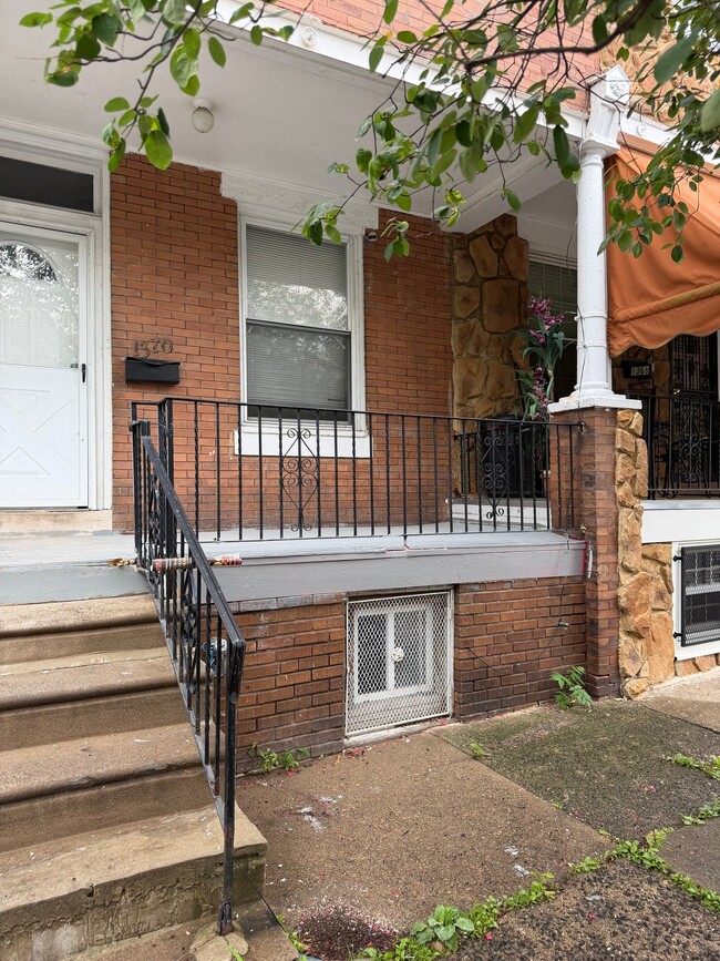 Photo - 1370 Narragansett St