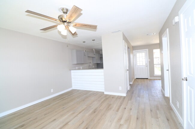 Photo - 4820 Delwood St