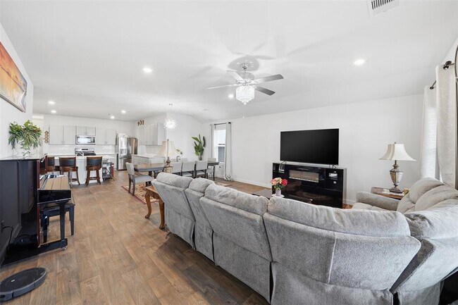 Photo - 318 Merriman Rd