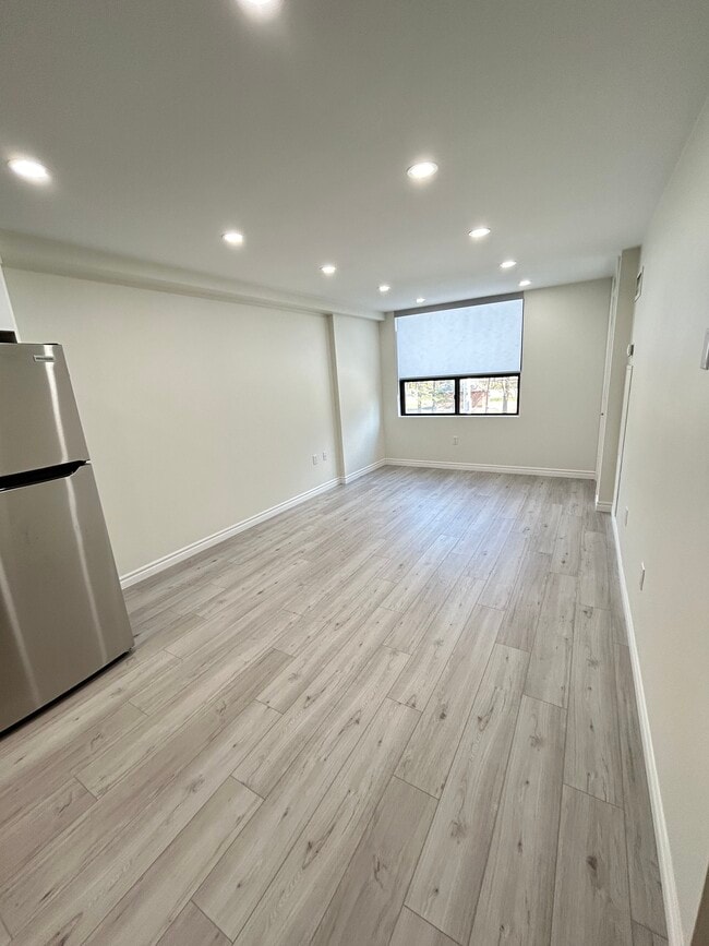 Photo - Beautiful 1 Bedroom Across From Gage Park on Main Floor Unit 105