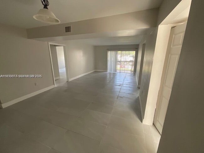 Photo - 731 N Pine Island Rd Unit 206