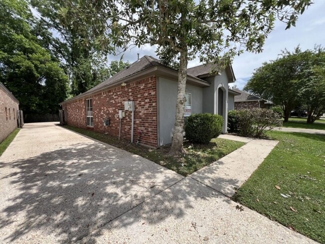 Photo - Beautiful 3BR Home in Sought-After Beau Pré off River Rd – Open Floor Plan & Fenced Yard!