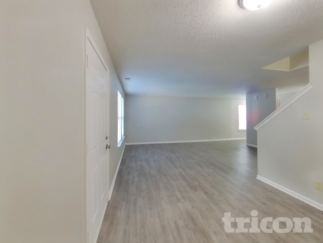 Photo - 5956 Portman Pl