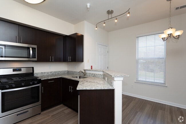 2BR, 2.5BA - 1,538 SF