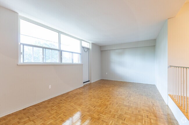 2BR, 1BA - 888SF - Living Room