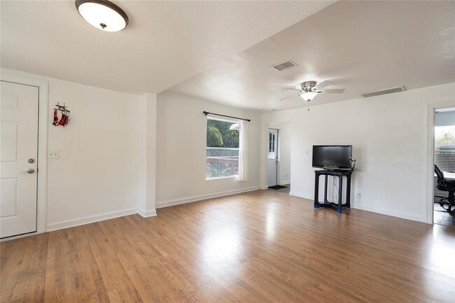 Photo - 2540 18th Ave N