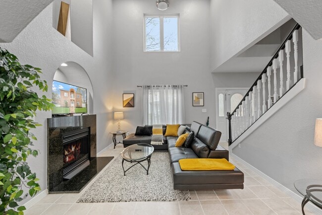 Photo - 1401 W 40th St