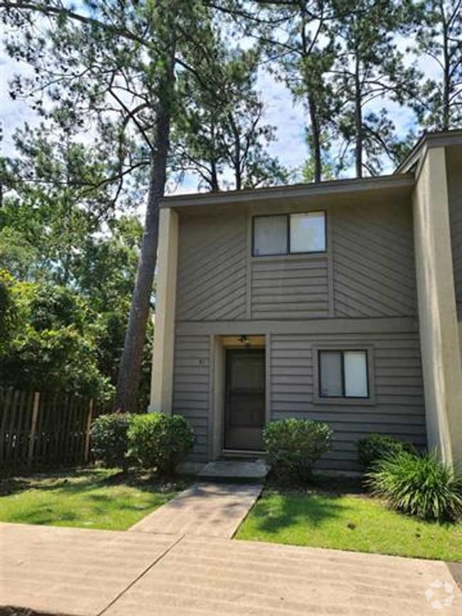 Building Photo - In Town Location Off Old Bainbridge Road Rental
