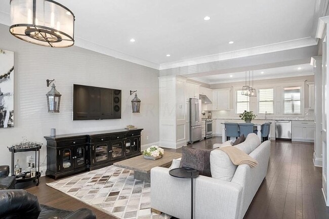 Photo - 112 W Starr Ave