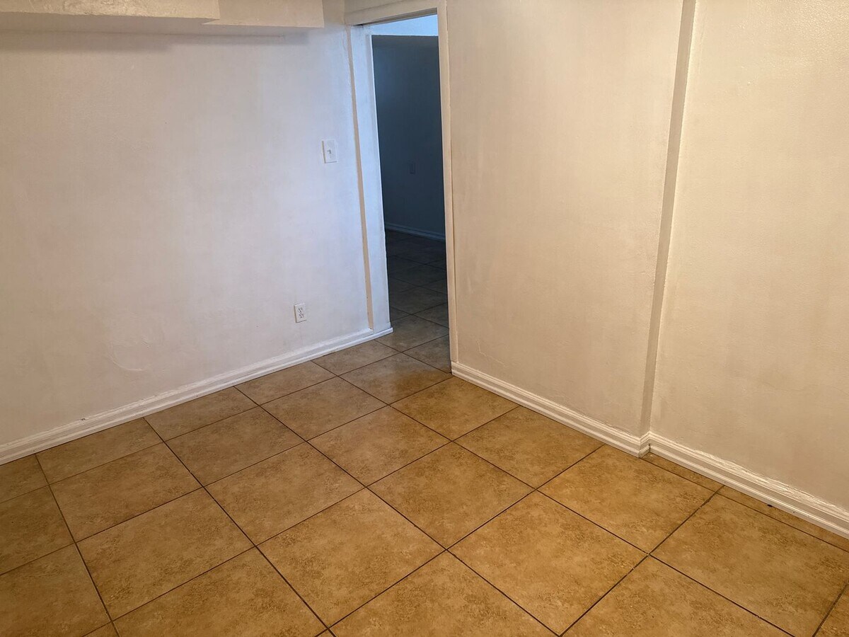 Photo - 618 E 21st St Unit C