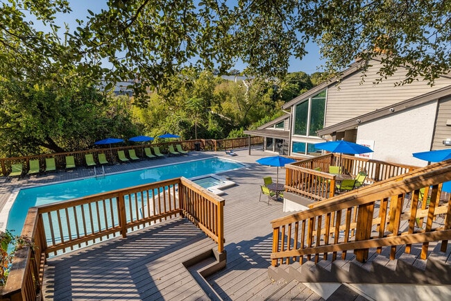 Capital Hills ExAm 1024 005 xf xs - Capital Hills