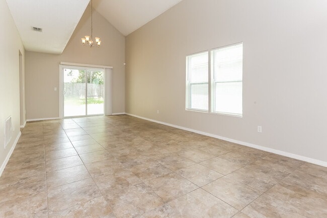 Photo - 11002 Traci Lynn Dr