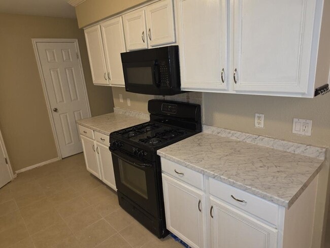 Photo - 502 Dewberry Dr