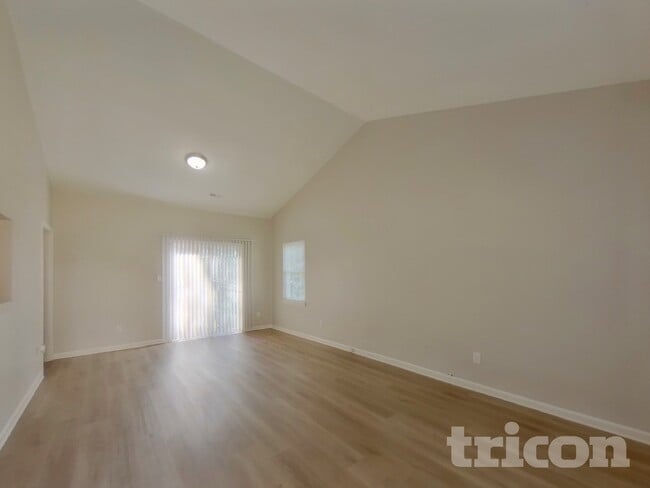 Photo - 8608 Quarry Rd