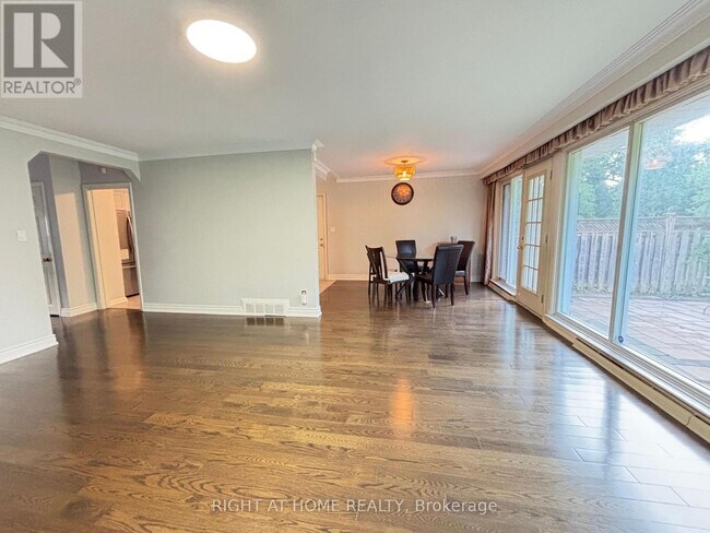 Photo - 220 Newton Dr