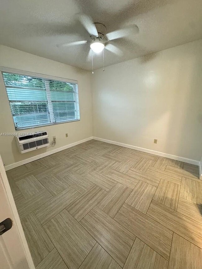 11890 NE 16th Ave Unit 4