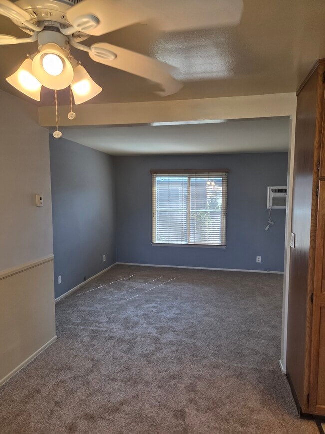 Photo - 5005 Whitsett Ave