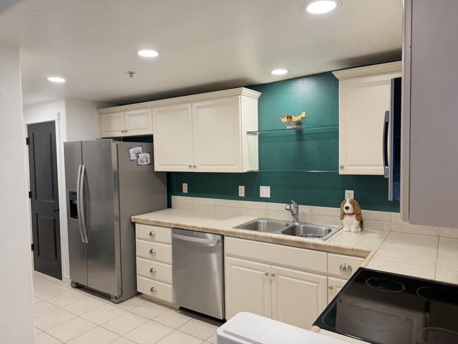 Photo - 774 NE Adwick Dr Unit 774 NE Adwick Dr