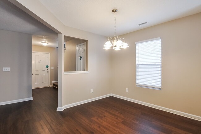 Photo - 21 Valleyfield Dr