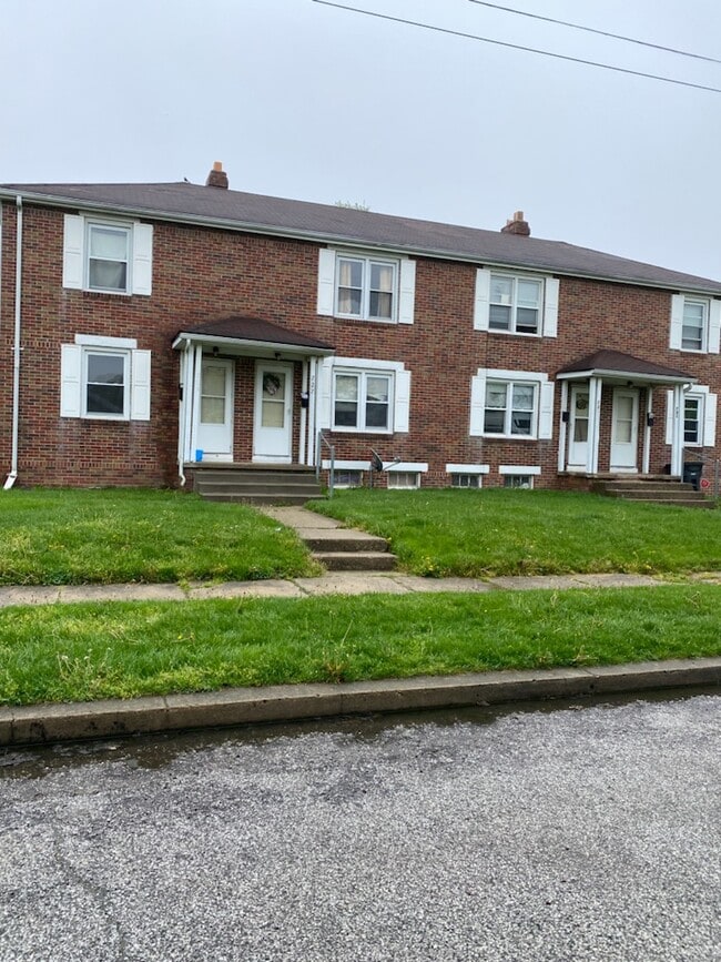 Photo - 725 S 30th St