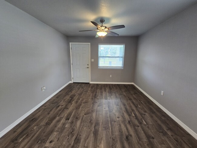 Photo - 4433 Bryan Ave