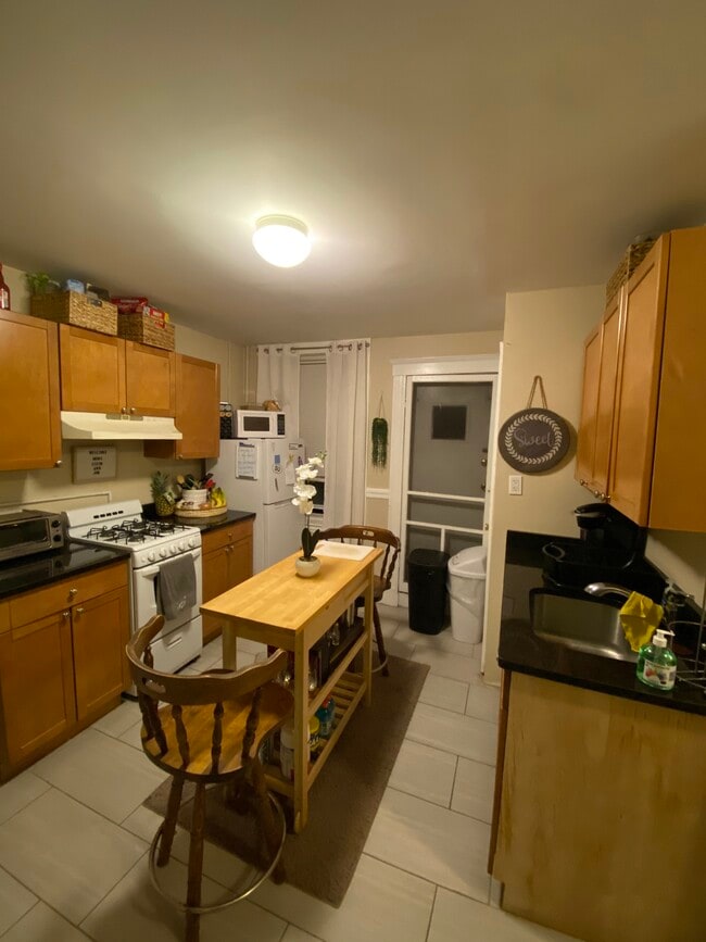 Photo - 220 Hanover St