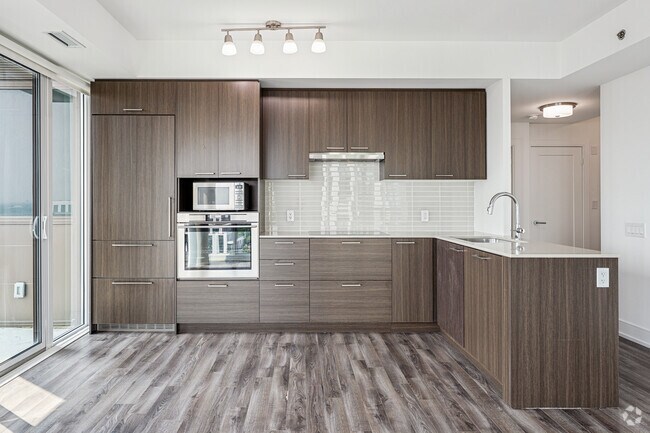 2BR, 2BA - 953SF - Kitchen