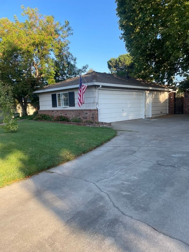 Photo - Charming 3 bedroom home in quiet neighborr...