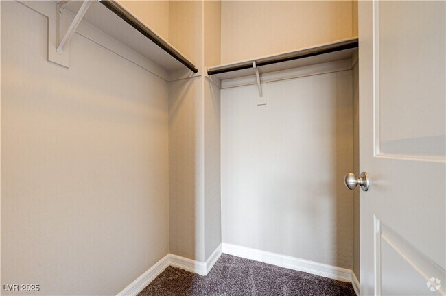 Building Photo - 10512 Mann St Rental