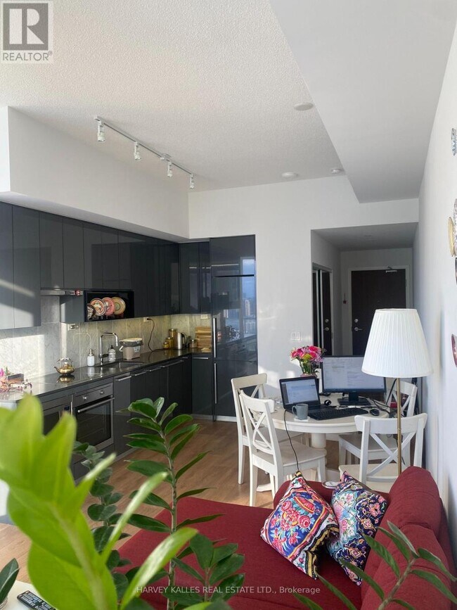 Photo - 115 McMahon Dr Unit 3202