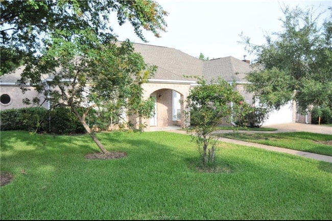 Photo - 9310 Stonebridge Dr
