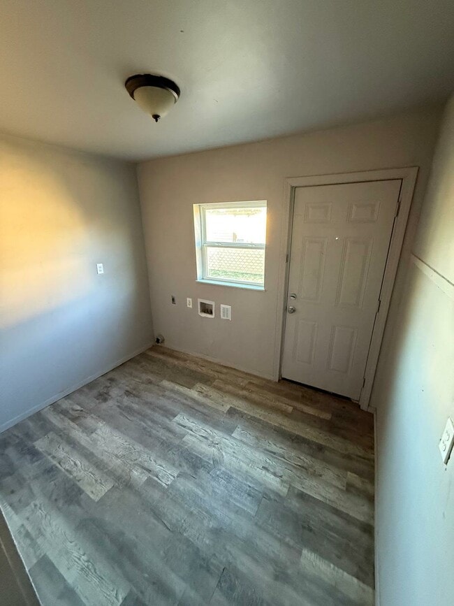 Photo - 303 S Fairmont St