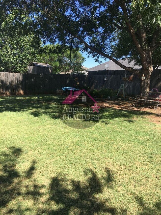 Photo - Gorgeous 3 bedroom home in Wylie district!