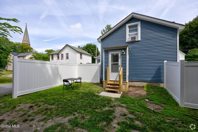 Building Photo - 56 Van Buren St Rental
