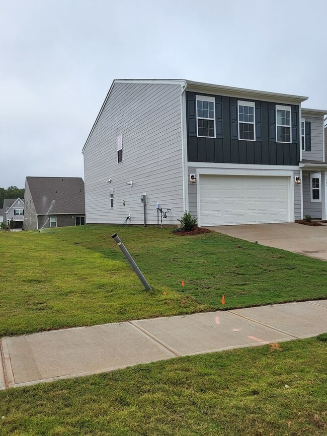 Photo - Stunning 5BR/3BA Home located in Statesville