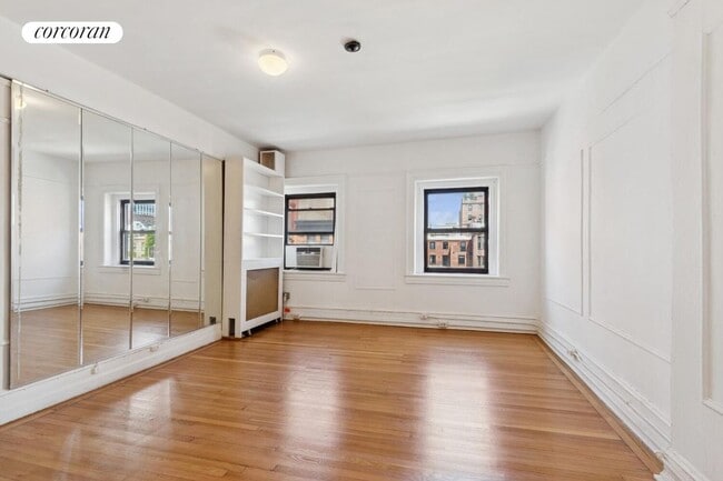Building Photo - 118 Montague St Rental
