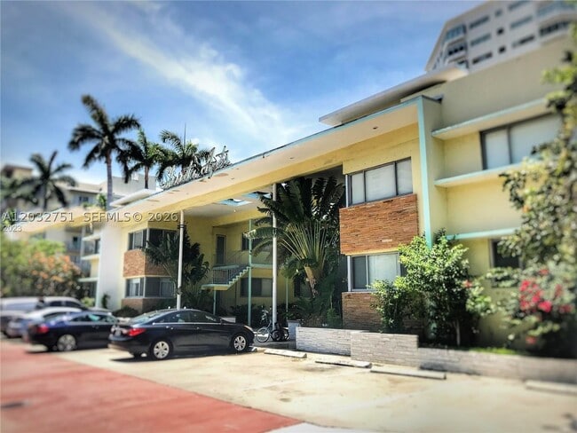 Building Photo - 1840 10th St Unit 10