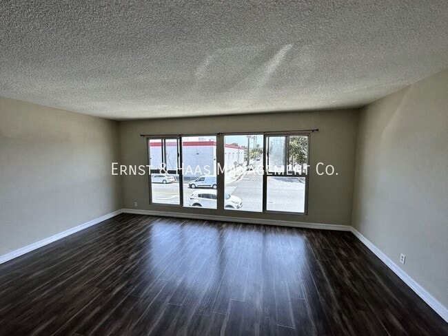Photo - 1325 E 7th St Unit #06