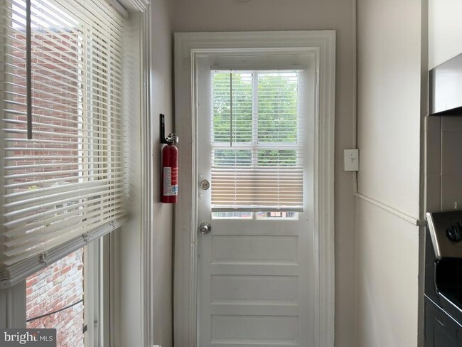 Photo - 332 Chestnut St